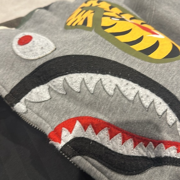 BAPE A BATHING APE HOODIE - Picture 9 of 17